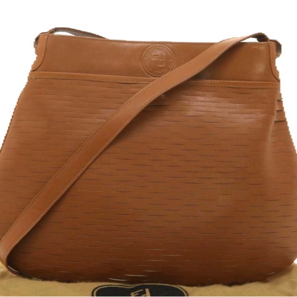 FLASH SALE🔥🔥100% AUTHENTIC FENDI SHOULDER BAG W/COA💗💗💗